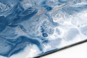 Metallic PLATINUM SILVER & BLU AZZURRO – Pavimento in resina per colata