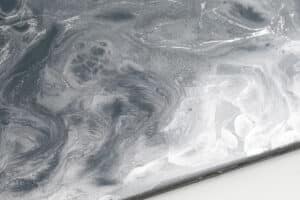 Metallic PLATINUM SILVER & GRIGIO FERRO – Pavimento in resina per colata