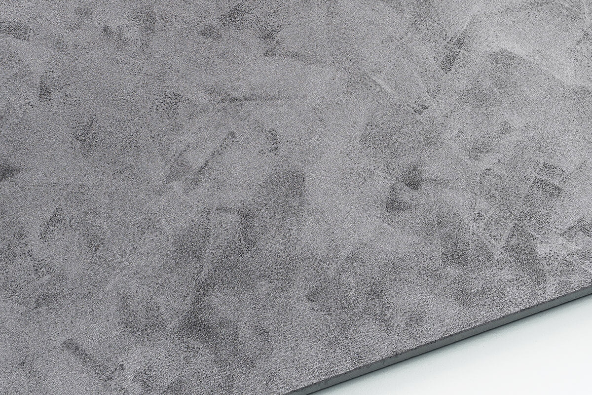 DARK PLATINUM SILVER – Metallic Brush Effect – Pavimento in resina da rullo