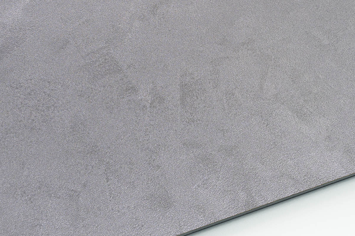 LIGHT PLATINUM SILVER – Metallic Brush Effect – Pavimento in resina da rullo