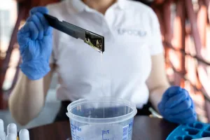 Epoxy Resin necklace diy to pour