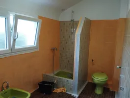 Review attachment by: YVARS